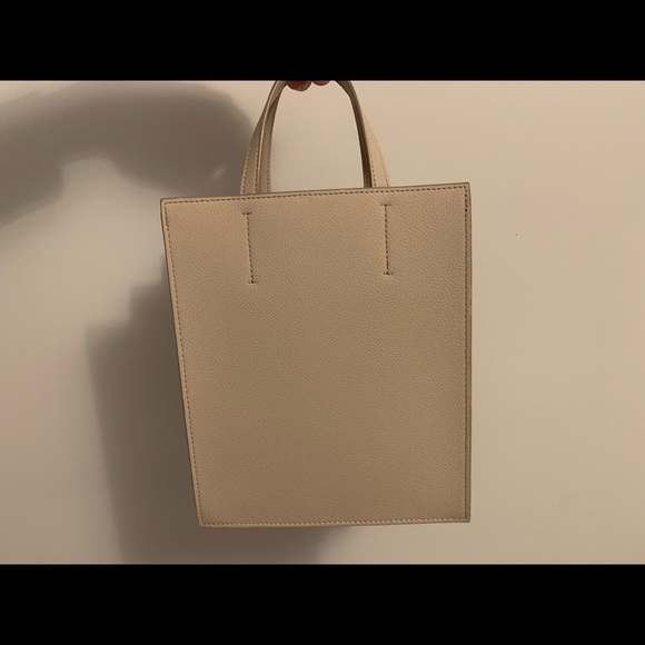 UNIQLO Tote - Picture 2 of 4